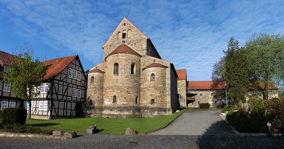 Fenster-Gurus in Meißner – Kloster (Foto: Heinrich Stürzl) Kloster in Meißner – Fenster-Gurus vermittelt Fachbetriebe in Meißner