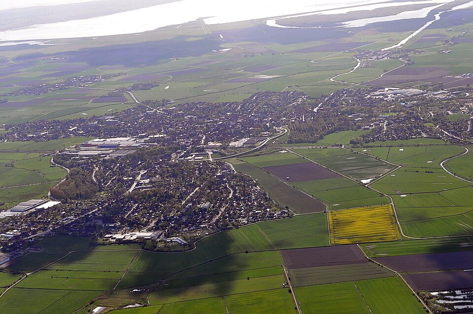 Fenster-Fachbetriebe in Meldorf: Stadtansicht – Foto: Ra Boe Fenster-Fachbetriebe in Meldorf: Stadtansicht
