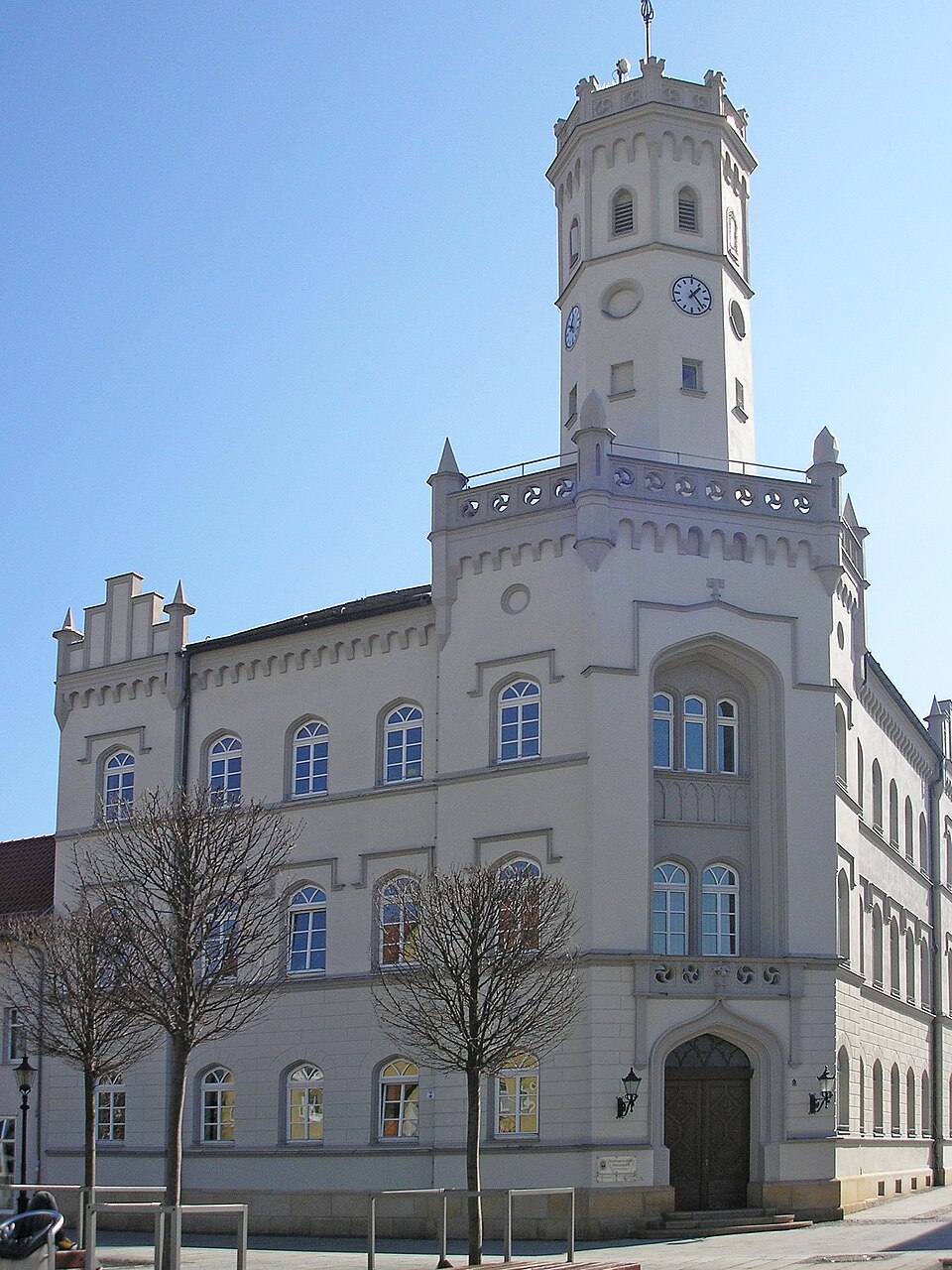 Fenster-Fachbetriebe in Meuselwitz: Rathaus – Foto: Michael Sander Fenster-Fachbetriebe in Meuselwitz: Rathaus