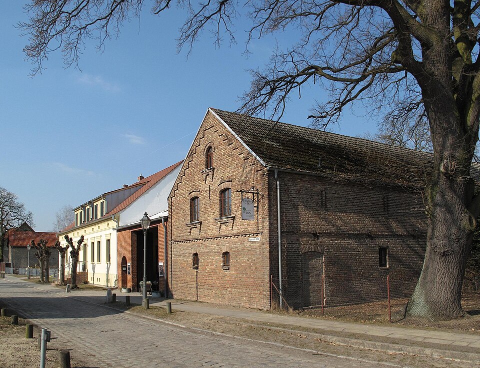Fenster-Fachbetriebe in Michendorf: Wildenbruch Gasthof – Foto: Lienhard Schulz Fenster-Fachbetriebe in Michendorf: Wildenbruch Gasthof