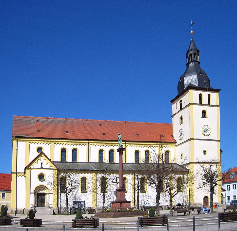 Fenster-Fachbetriebe in Mitterteich: Röm-kath Pfarrkirche St. Jakob von Turm – Foto: Wolfgang Pehlemann Fenster-Fachbetriebe in Mitterteich: Röm-kath Pfarrkirche St. Jakob von Turm