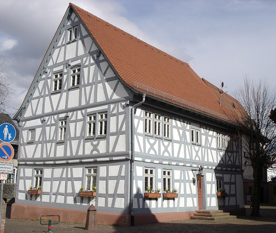 Fenster-Fachbetriebe in Mörlenbach: Altes Rathaus – Foto: Christian Blaesing Fenster-Fachbetriebe in Mörlenbach: Altes Rathaus