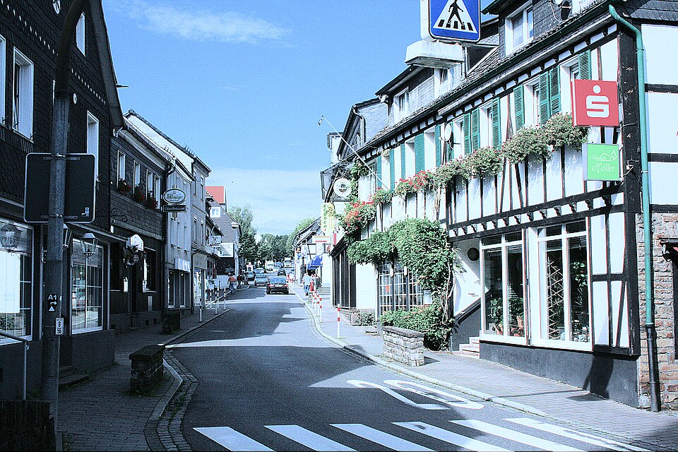 Fenster-Fachbetriebe in Much: Hauptstrasse