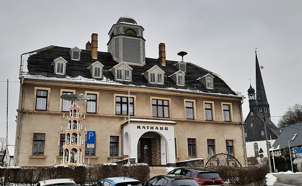 Fenster-Fachbetriebe in Mülsen: Rathaus – Foto: Aagnverglaser Fenster-Fachbetriebe in Mülsen: Rathaus