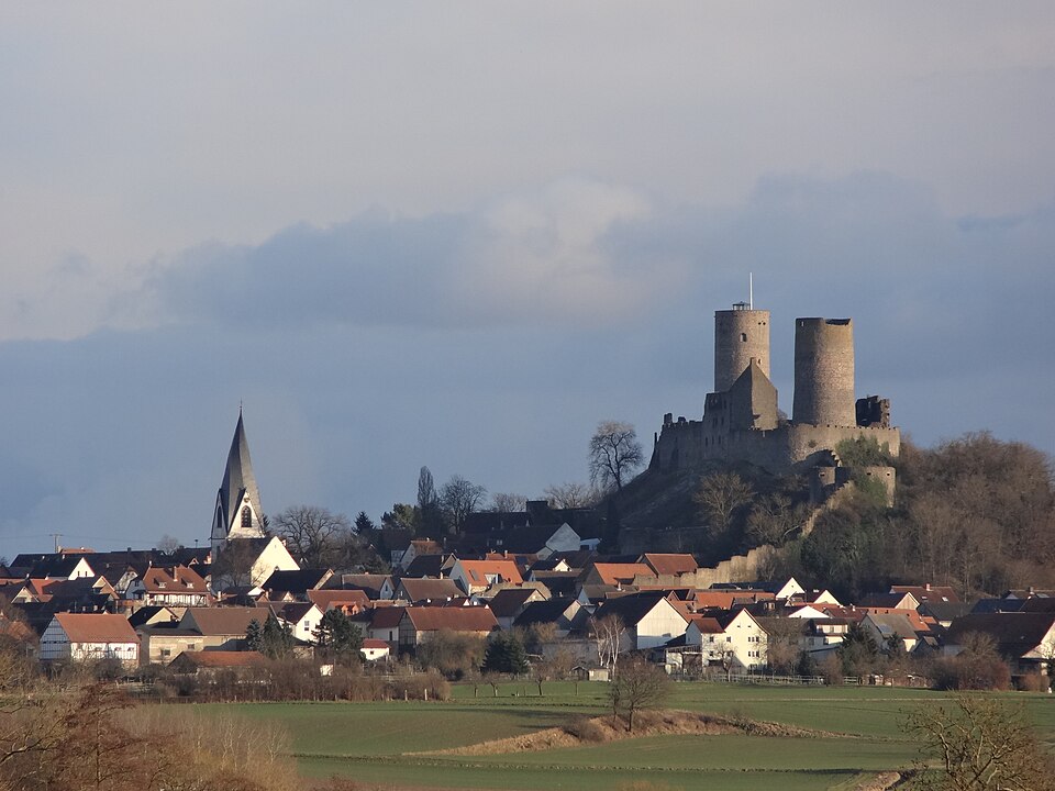 Fenster-Fachbetriebe in Münzenberg: Burg – Foto: Cherubino Fenster-Fachbetriebe in Münzenberg: Burg