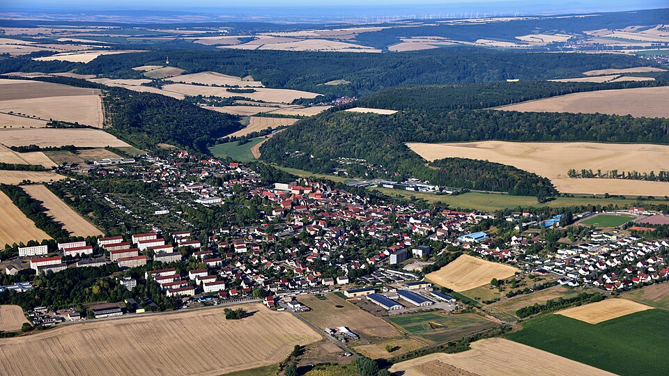 Fenster-Gurus in Nebra – Ansicht von Nebra
