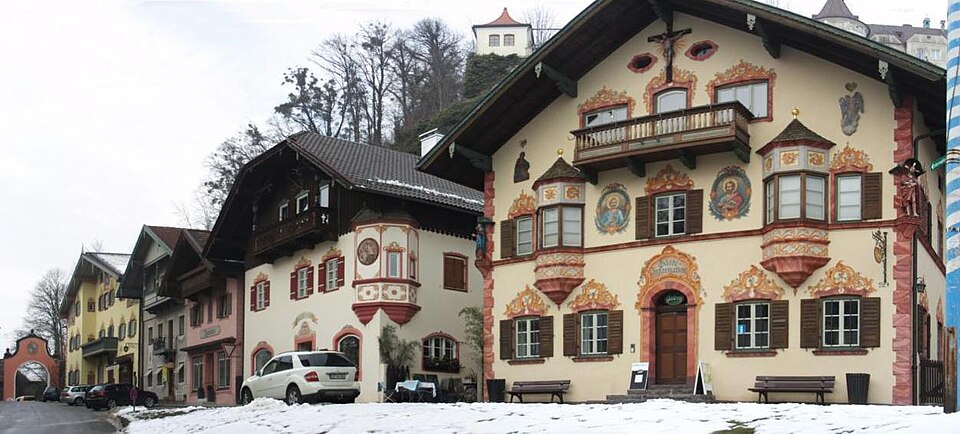 Marktplatz in Neubeuern – Fenster-Gurus vermittelt Fachbetriebe in Neubeuern