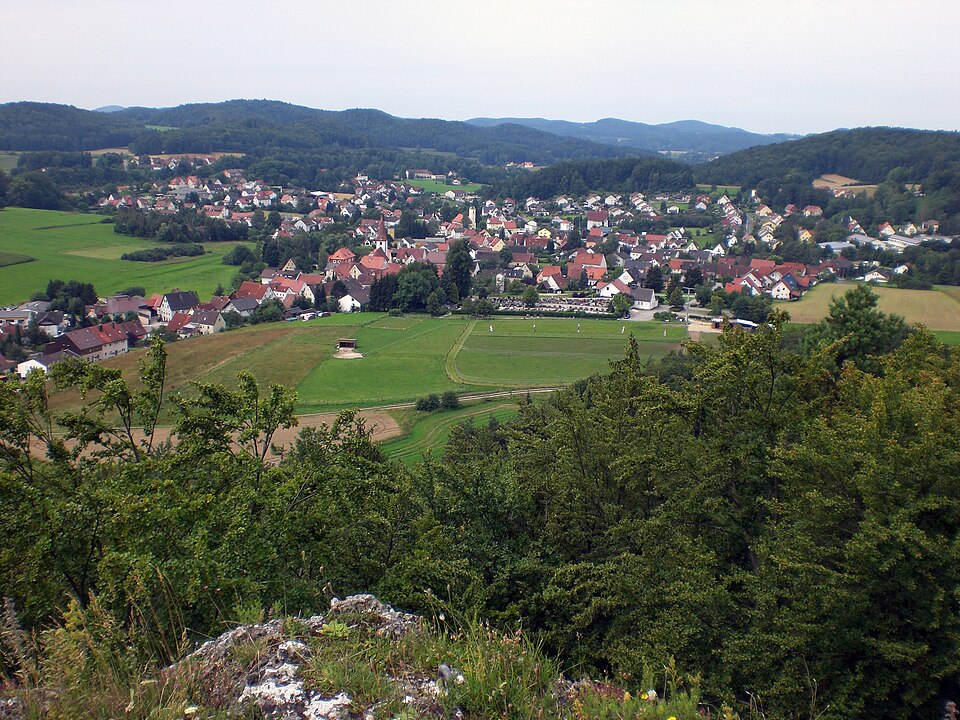 Fenster-Gurus in Neukirchen b. Sulzbach-Rosenberg – Ansicht von Neukirchen b. Sulzbach-Rosenberg