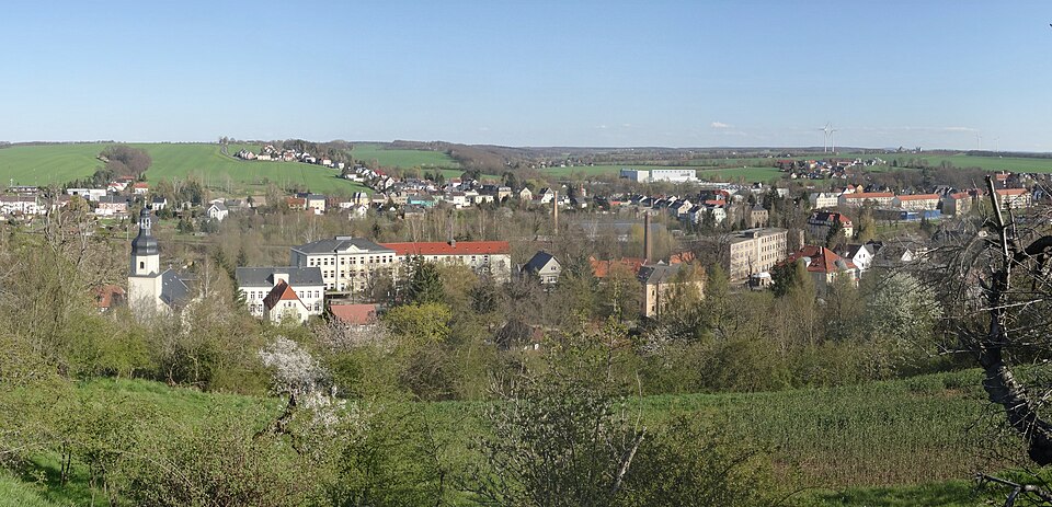 Fenster-Gurus in Neukirchen/Pleiße – Ansicht von Neukirchen/Pleiße (Foto: Jens Strauß) Fenster-Gurus in Neukirchen/Pleiße – Ansicht von Neukirchen/Pleiße