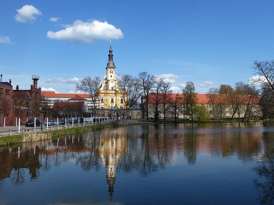 Kloster Klosterteich in Neuzelle – Fenster-Gurus vermittelt Fachbetriebe in Neuzelle