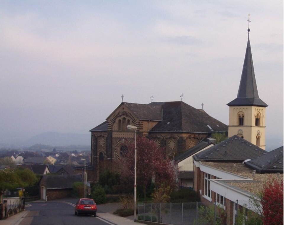 Kirche in Nickenich – Fenster-Gurus vermittelt Fachbetriebe in Nickenich