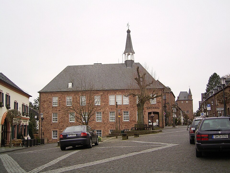 Fenster-Fachbetriebe in Nideggen: Rathaus – Foto: Frank Vincentz Fenster-Fachbetriebe in Nideggen: Rathaus