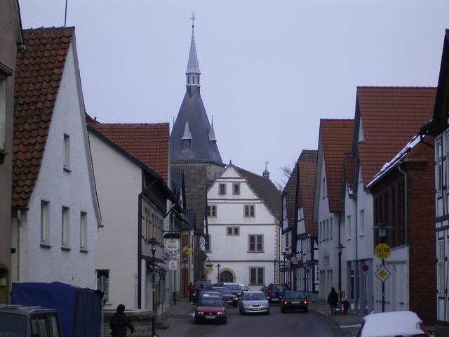 Fenster-Fachbetriebe in Nieheim: Rathaus Kirche – Foto: User GodOfGTA Fenster-Fachbetriebe in Nieheim: Rathaus Kirche