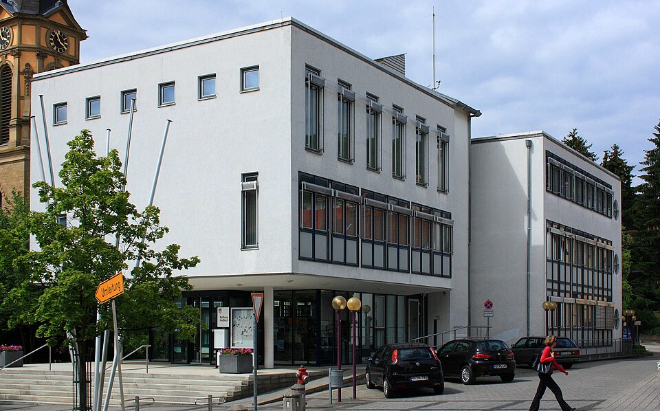 Fenster-Fachbetriebe in Nußloch: Rathaus