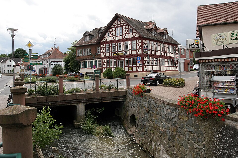 Fenster-Fachbetriebe in Ober-Ramstadt: Stadtansicht – Foto: Kuebi = Armin Kübelbeck Fenster-Fachbetriebe in Ober-Ramstadt: Stadtansicht