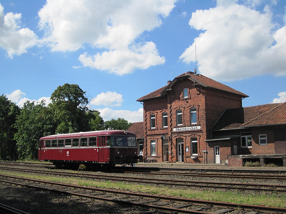 Fenster-Fachbetriebe in Obernkirchen: Bahnhof