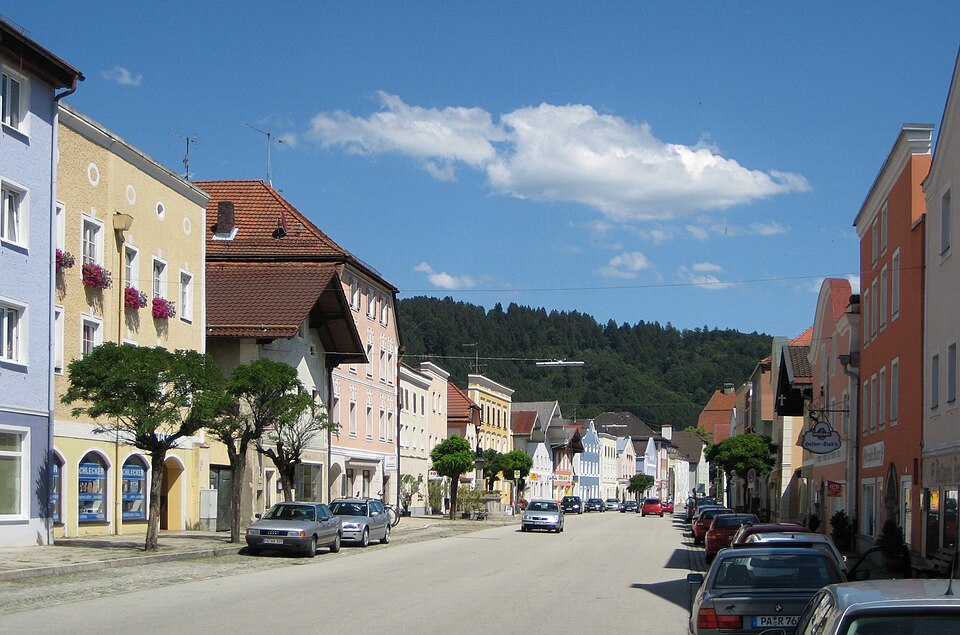 Marktplatz in Obernzell – Fenster-Gurus vermittelt Fachbetriebe in Obernzell
