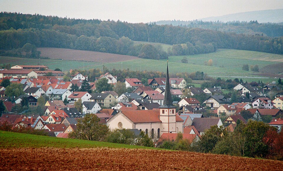 Fenster-Fachbetriebe in Oberthulba: Stadtansicht – Foto: Jan-Herm Janßen Fenster-Fachbetriebe in Oberthulba: Stadtansicht
