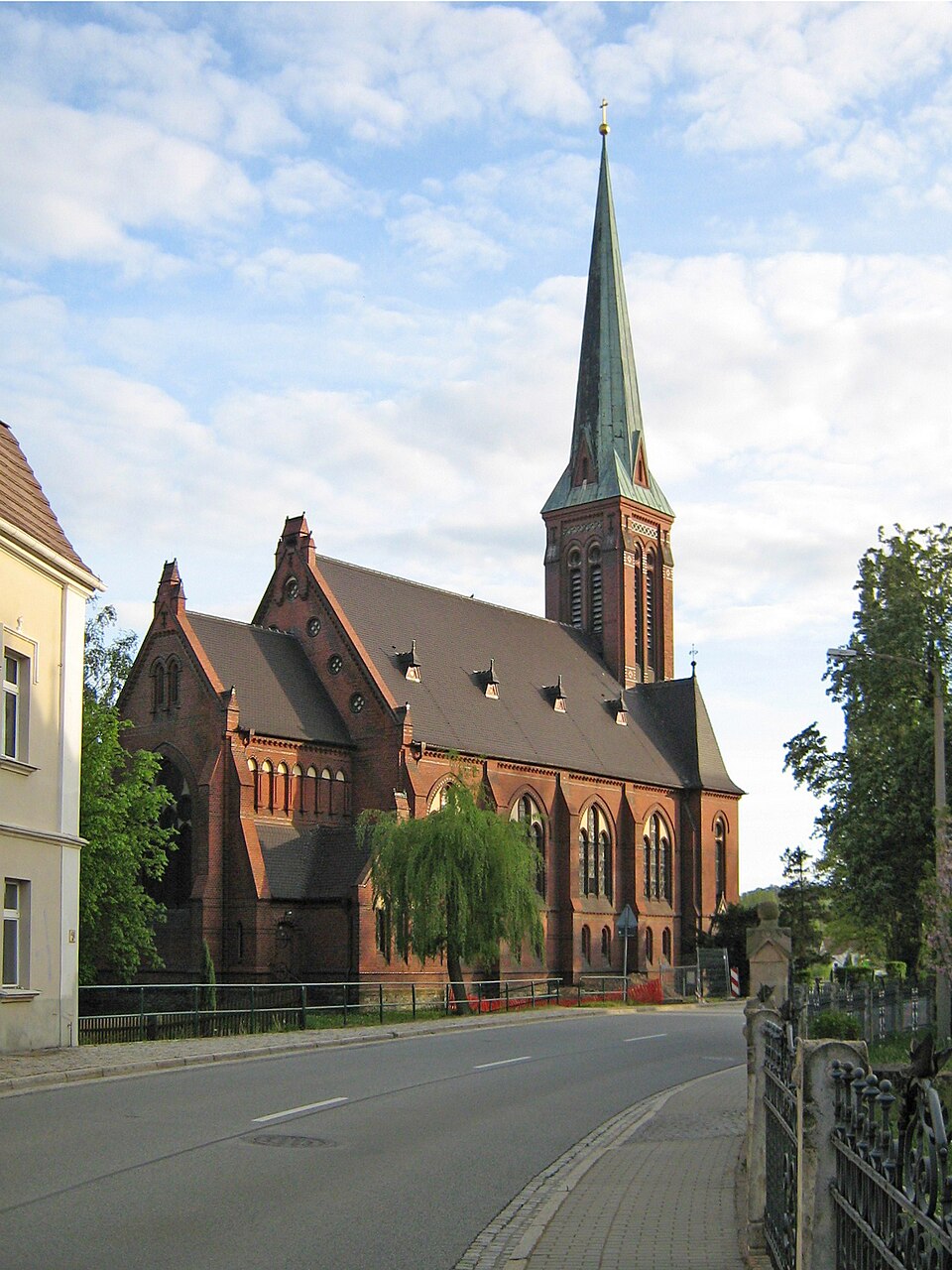 Fenster-Gurus in Ostritz – Kirche (Foto: Alma) Kirche in Ostritz – Fenster-Gurus vermittelt Fachbetriebe in Ostritz