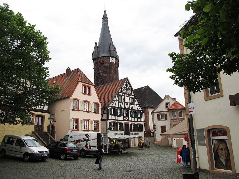 Fenster-Fachbetriebe in Ottweiler: Rathausplatz Alter Turm