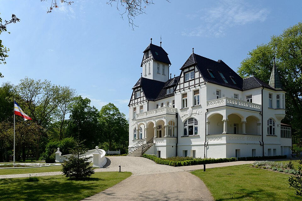Villa in Papendorf – Fenster-Gurus vermittelt Fachbetriebe in Papendorf