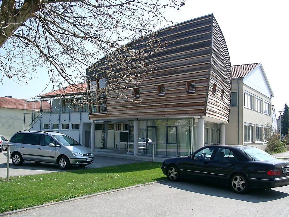 Fenster-Gurus in Pfaffenhofen – Rathaus (Foto: Rudolf Stricker) Rathaus in Pfaffenhofen – Fenster-Gurus vermittelt Fachbetriebe in Pfaffenhofen