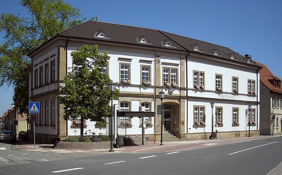 Fenster-Fachbetriebe in Plankstadt: Rathaus