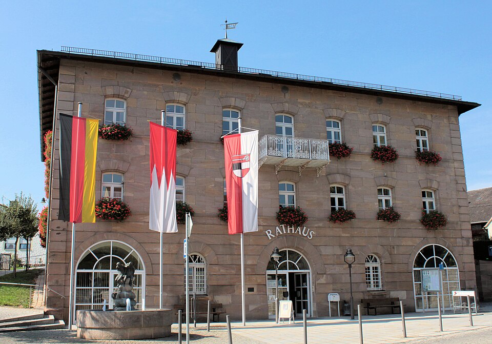 Fenster-Fachbetriebe in Pleinfeld: Rathaus – Foto: Zinnmann Fenster-Fachbetriebe in Pleinfeld: Rathaus
