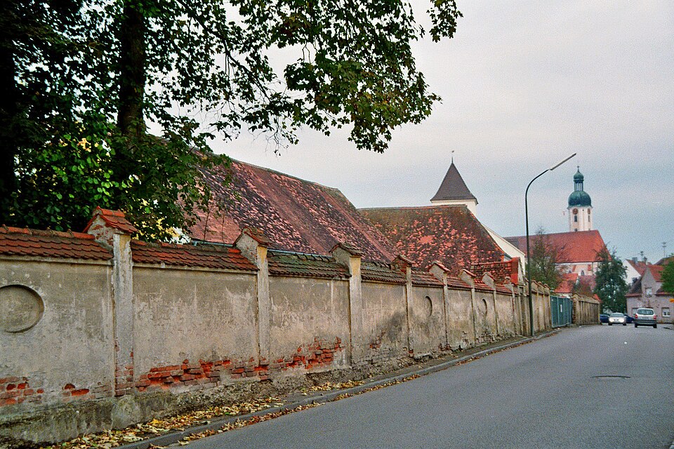 Fenster-Fachbetriebe in Pöttmes: Aichacher Strasse – Foto: J.-H. Janßen Fenster-Fachbetriebe in Pöttmes: Aichacher Strasse