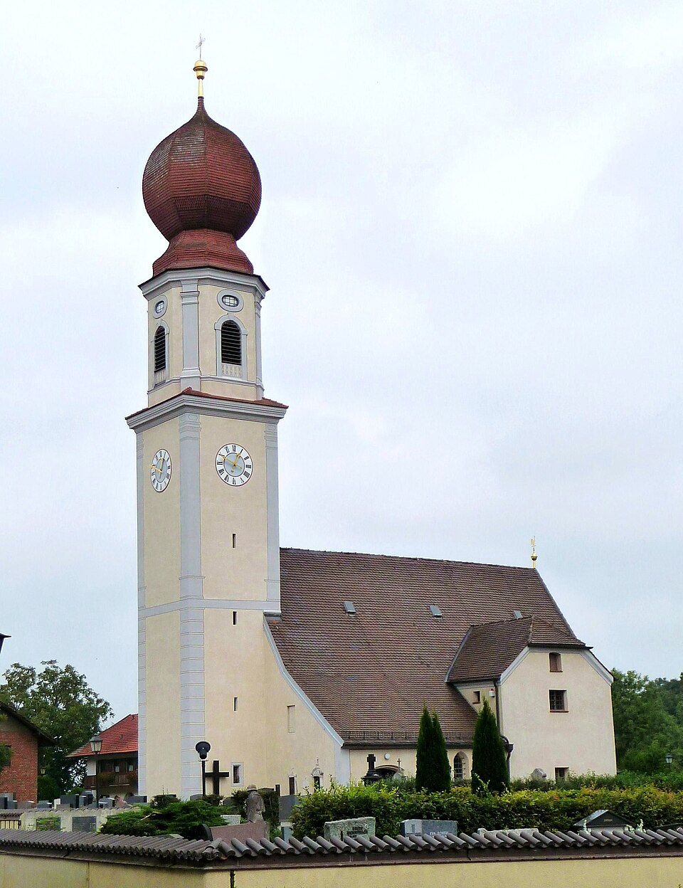 Kirche in Polling – Fenster-Gurus vermittelt Fachbetriebe in Polling