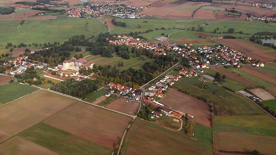 Fenster-Gurus in Pommersfelden – Ansicht von Pommersfelden