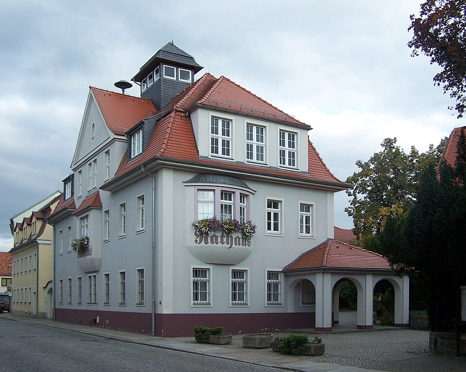 Fenster-Fachbetriebe in Radeburg: Rathaus – Foto: X-Weinzar Fenster-Fachbetriebe in Radeburg: Rathaus