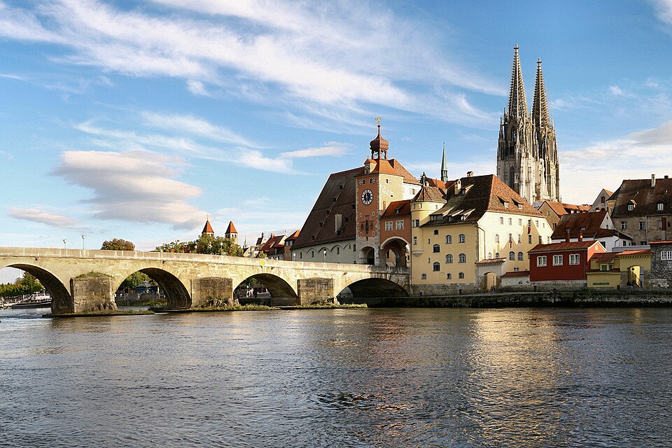 Fenster-Fachbetriebe in Regensburg: Stadtansicht – Foto: Grizurgbg Fenster-Fachbetriebe in Regensburg: Stadtansicht
