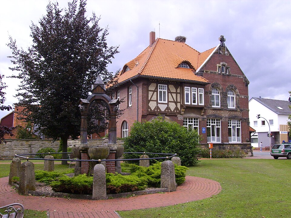 Fenster-Fachbetriebe in Rehburg-Loccum: Brunnen – Foto: Werderfan10b Fenster-Fachbetriebe in Rehburg-Loccum: Brunnen