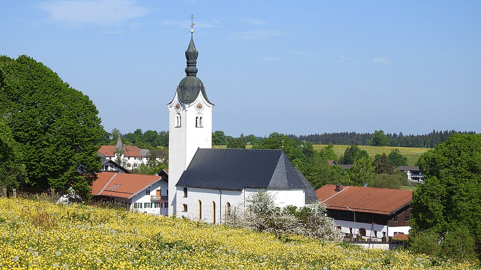 Kirchberg, Kirche in Reichersbeuern – Fenster-Gurus vermittelt Fachbetriebe in Reichersbeuern