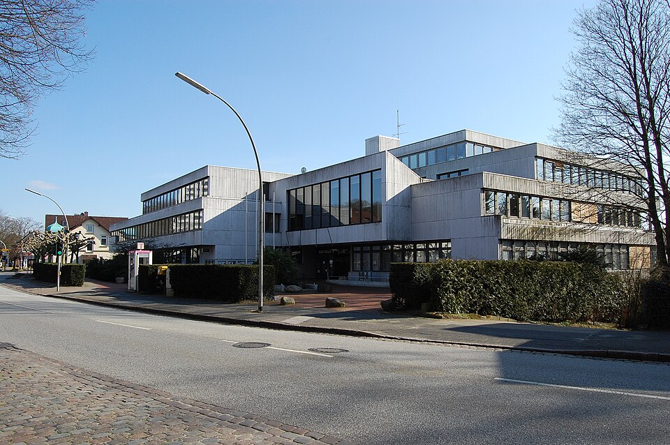 Fenster-Fachbetriebe in Reinbek: Reinbeker Rathaus