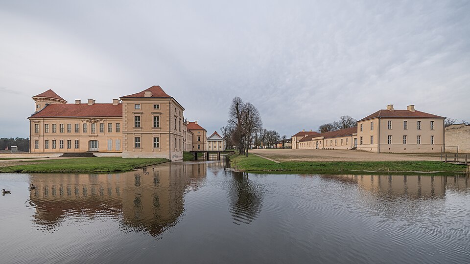 Fenster-Fachbetriebe in Rheinsberg: Schloss und Park – Foto: A.Savin Fenster-Fachbetriebe in Rheinsberg: Schloss und Park