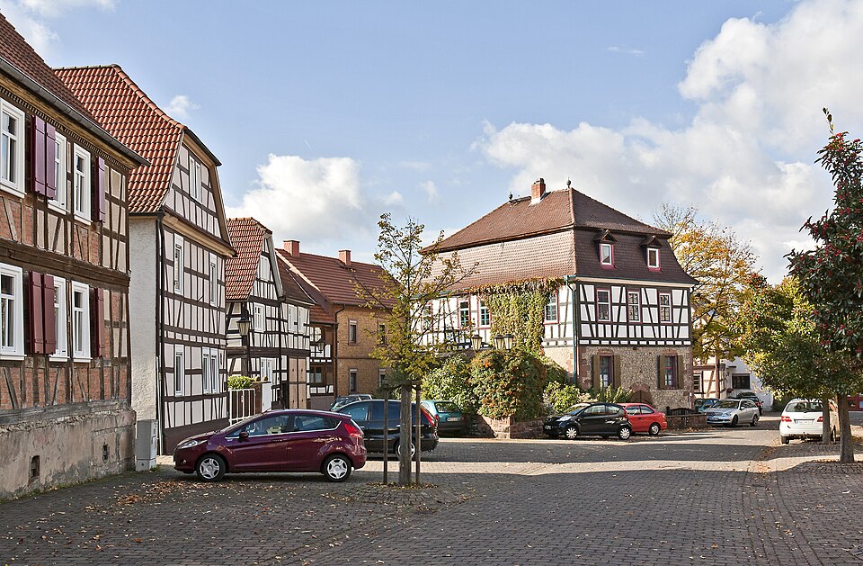 Fenster-Fachbetriebe in Rodenbach: Kirchstrasse – Foto: Rudolf Stricker Fenster-Fachbetriebe in Rodenbach: Kirchstrasse