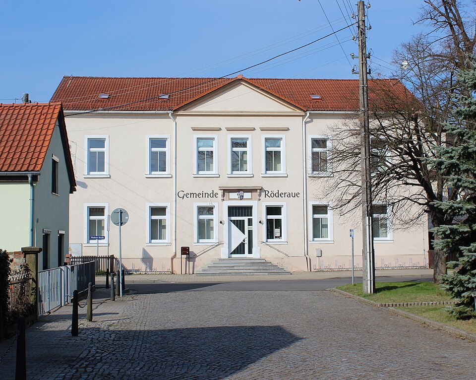 Fenster-Gurus in Röderaue – Ansicht von Röderaue (Foto: S. John, Elsterwerda) Fenster-Gurus in Röderaue – Ansicht von Röderaue