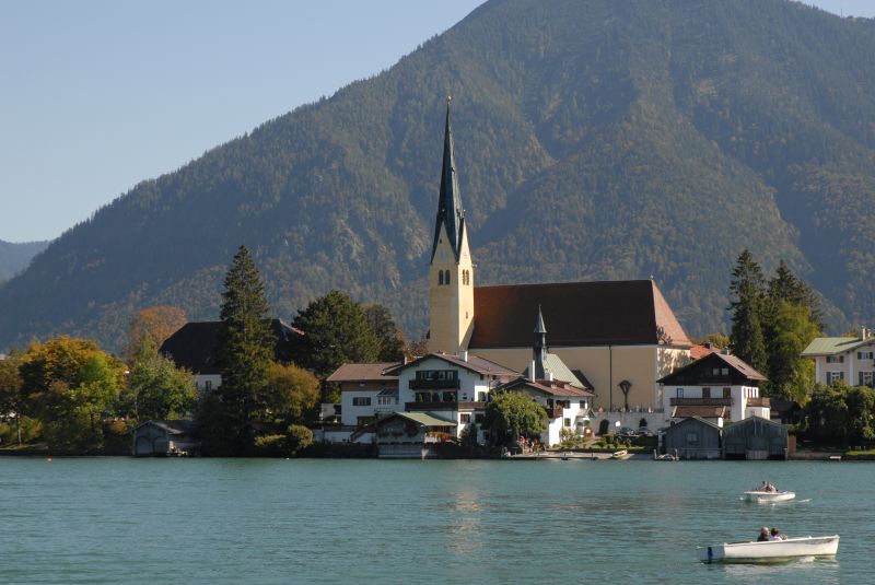 Fenster-Fachbetriebe in Rottach-Egern: Stadtansicht – Foto: Götz A. Primke Fenster-Fachbetriebe in Rottach-Egern: Stadtansicht