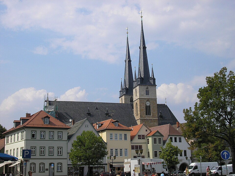 Fenster-Fachbetriebe in Saalfeld: Stadtkirche – Foto: Michael Sander Fenster-Fachbetriebe in Saalfeld: Stadtkirche