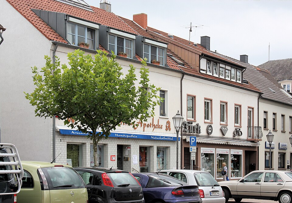 Fenster-Fachbetriebe in Saarwellingen: Houses on the Schloßstraße