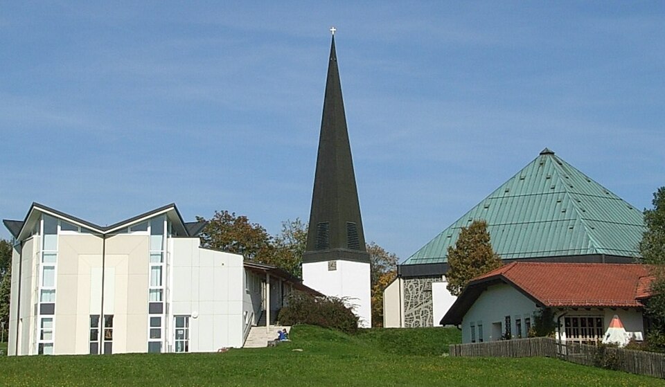 Fenster-Fachbetriebe in Salzweg: Pfarrkirche