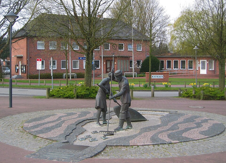 St Dorf Rathaus in Sankt Peter-Ording – Fenster-Gurus vermittelt Fachbetriebe in Sankt Peter-Ording