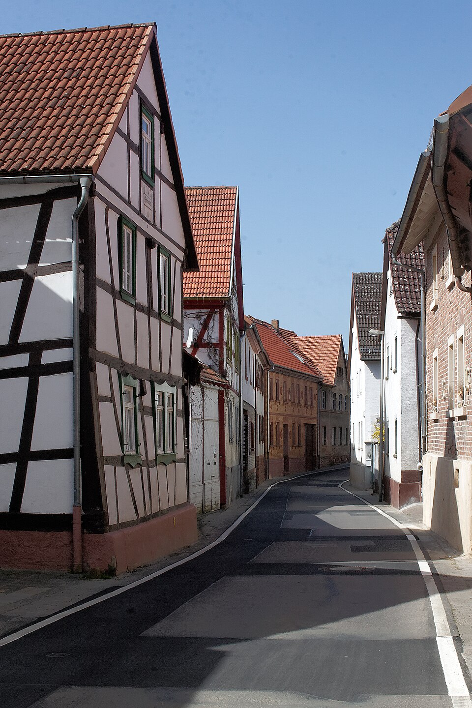 Fenster-Fachbetriebe in Schaafheim: Radheim Hauptstrasse – Foto: E-W Fenster-Fachbetriebe in Schaafheim: Radheim Hauptstrasse