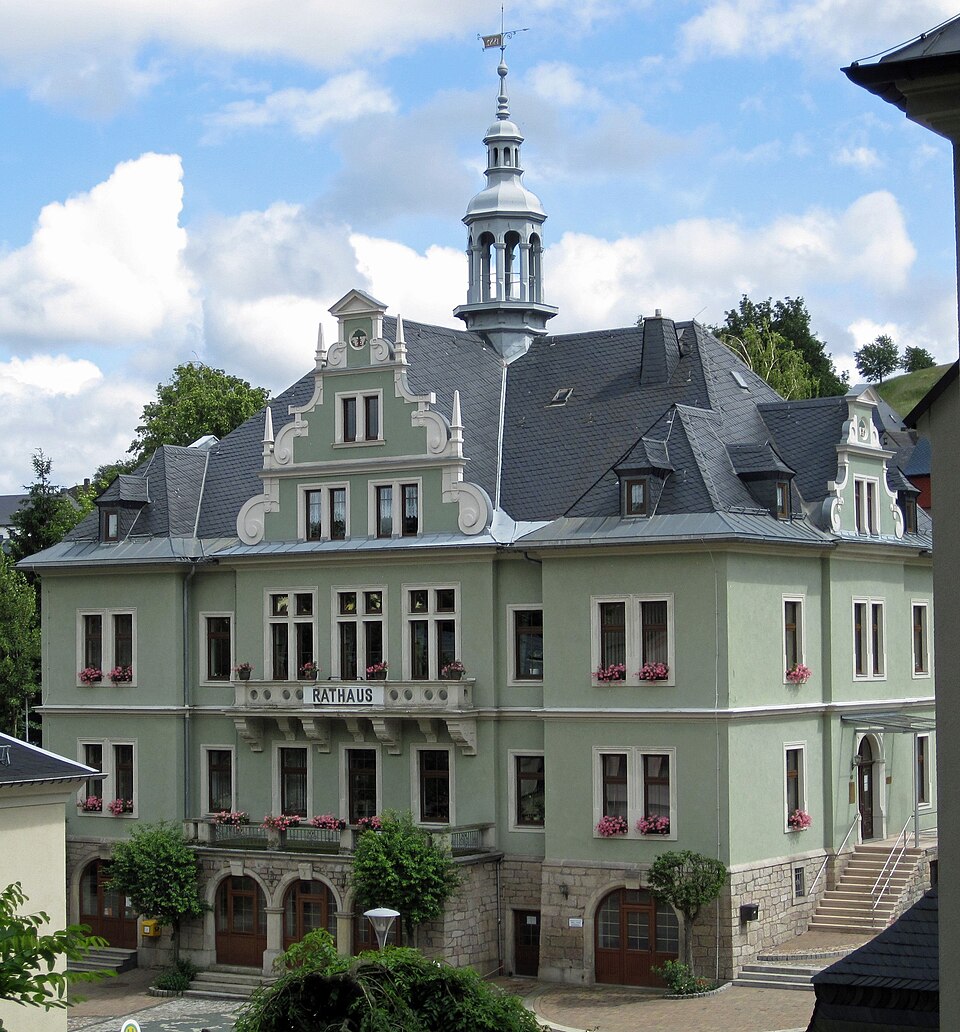 Fenster-Fachbetriebe in Schönheide: Rathaus