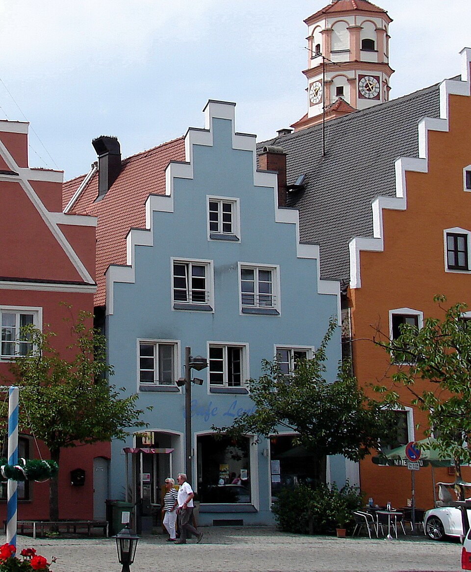 Fenster-Fachbetriebe in Schrobenhausen: Lenbachplatz – Foto: H. Helmlechner Fenster-Fachbetriebe in Schrobenhausen: Lenbachplatz
