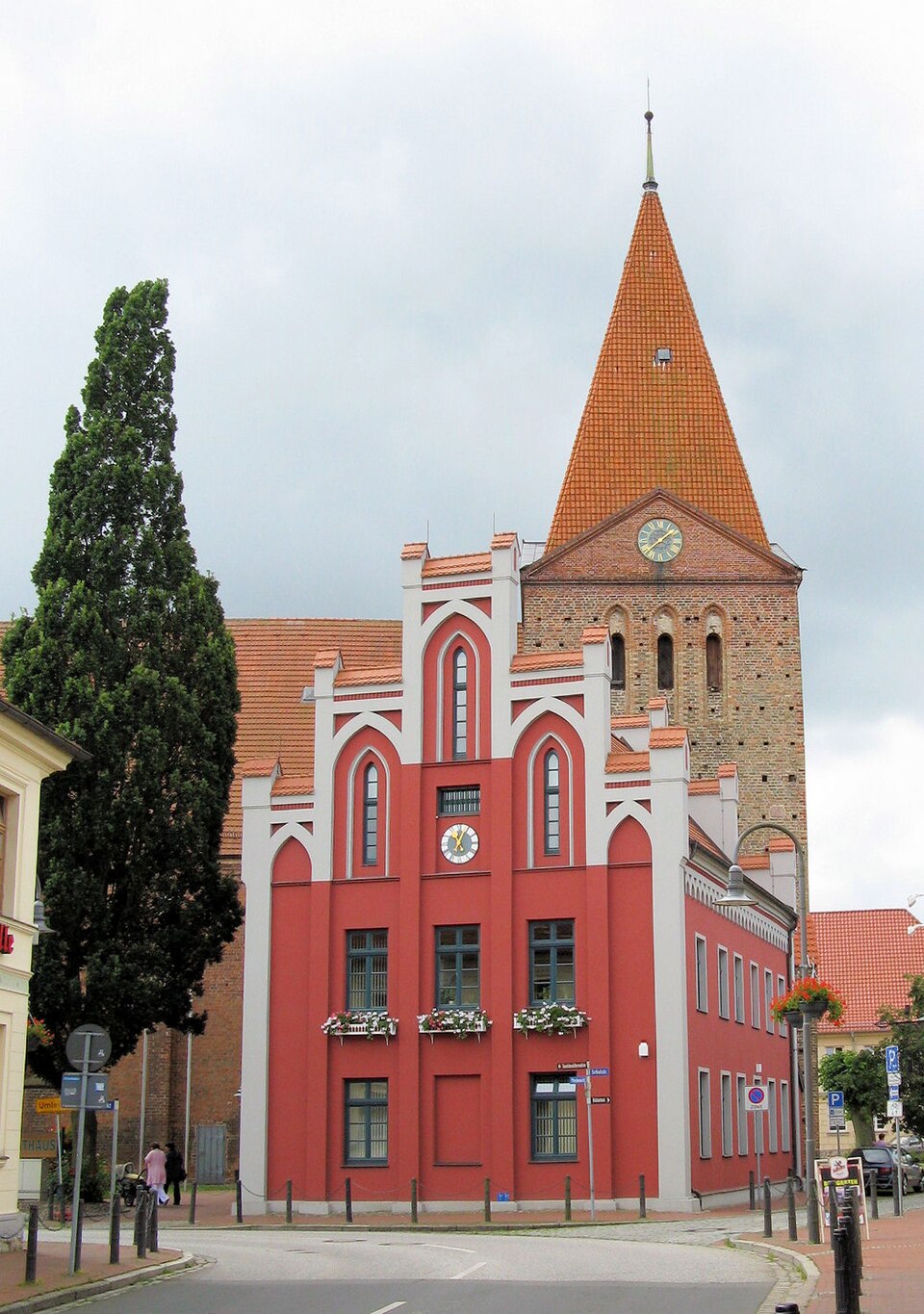 Fenster-Fachbetriebe in Schwaan: Rathaus Kirche