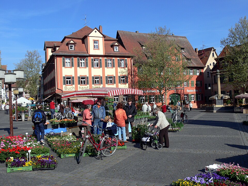 Fenster-Fachbetriebe in Schwabach: Marktplatz – Foto: Wolfgang Sauber Fenster-Fachbetriebe in Schwabach: Marktplatz