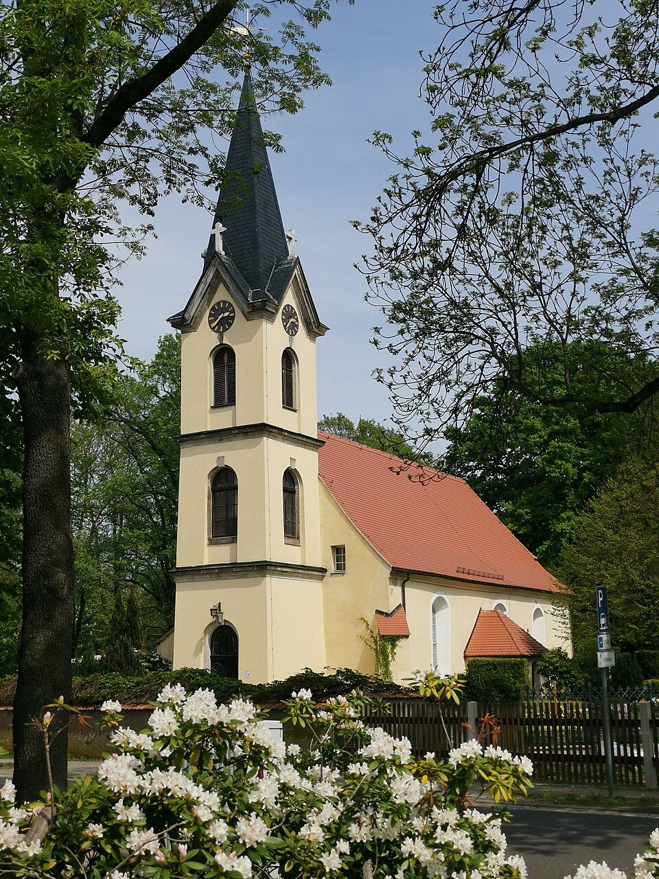 Fenster-Gurus in Schwepnitz – Kirche (Foto: Z thomas) Kirche in Schwepnitz – Fenster-Gurus vermittelt Fachbetriebe in Schwepnitz